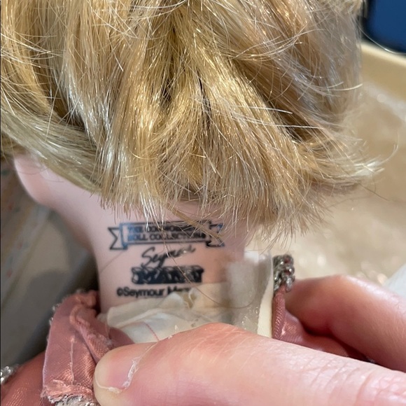 SeymourMann’s doll collection authentic cert. - Picture 4 of 5